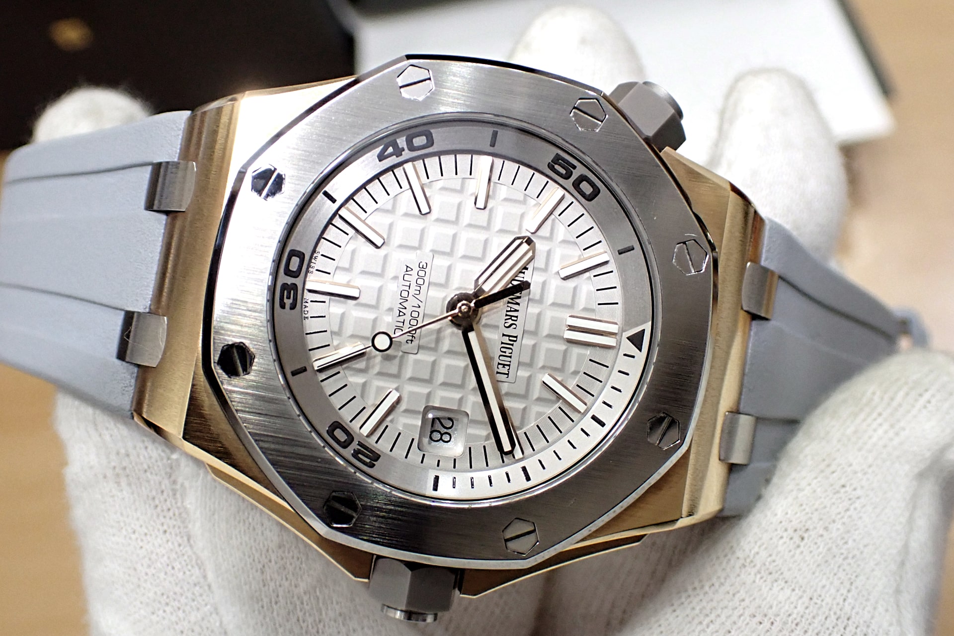 オーデマピゲ/AUDEMARS PIGUET ロイヤルオーク オフショア ダイバー 18KPG ブティック限定500本 Ref.15711OI.OO.A006CA.01