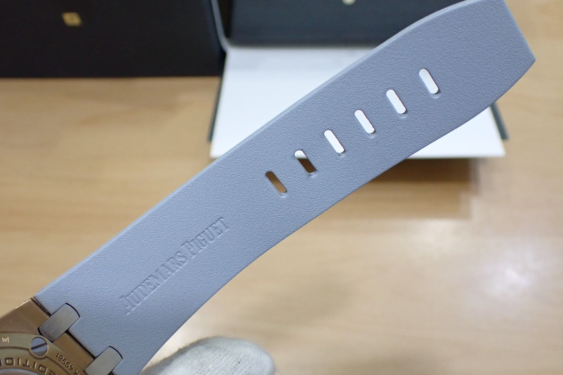 オーデマピゲ/AUDEMARS PIGUET ロイヤルオーク オフショア ダイバー 18KPG ブティック限定500本 Ref.15711OI.OO.A006CA.01