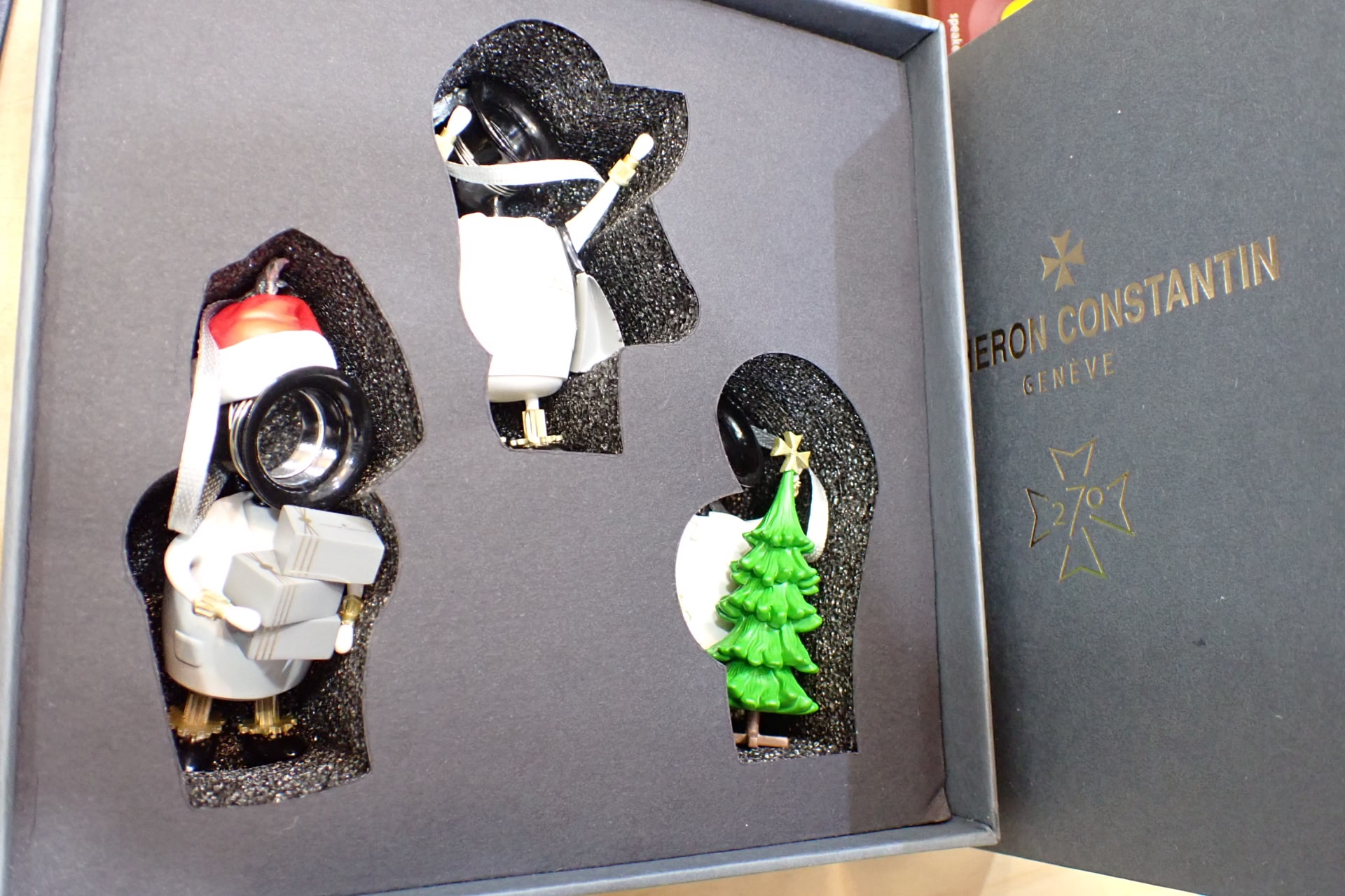 VACHERON CONSTANTIN/ヴァシュロン・コンスタンタン オーヴァーシーズ 現行モデル/ブルー文字盤 Ref.4520V/210A-B128