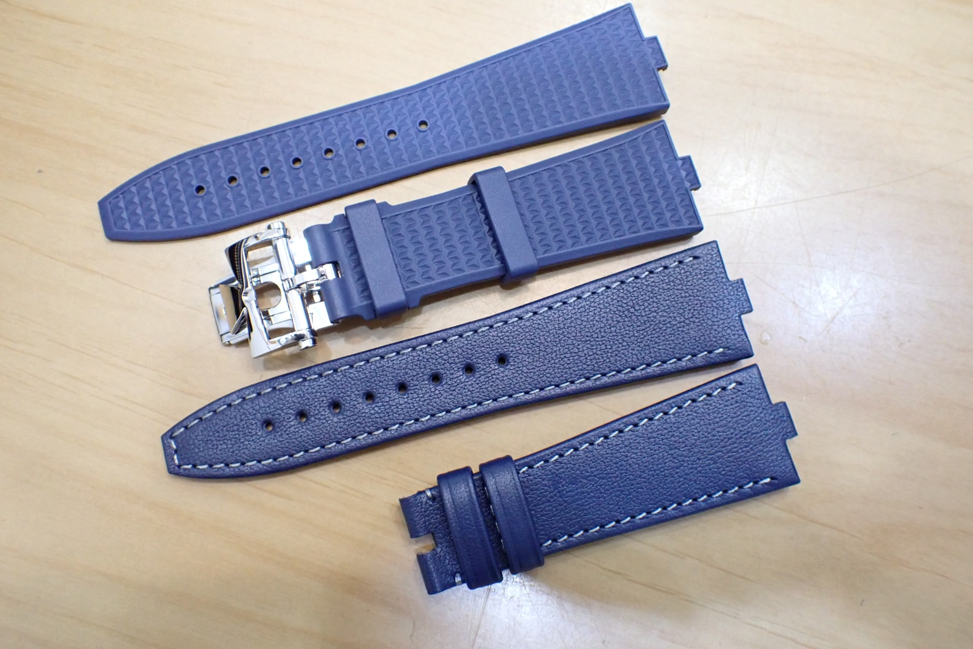 VACHERON CONSTANTIN/ヴァシュロン・コンスタンタン オーヴァーシーズ 現行モデル/ブルー文字盤 Ref.4520V/210A-B128