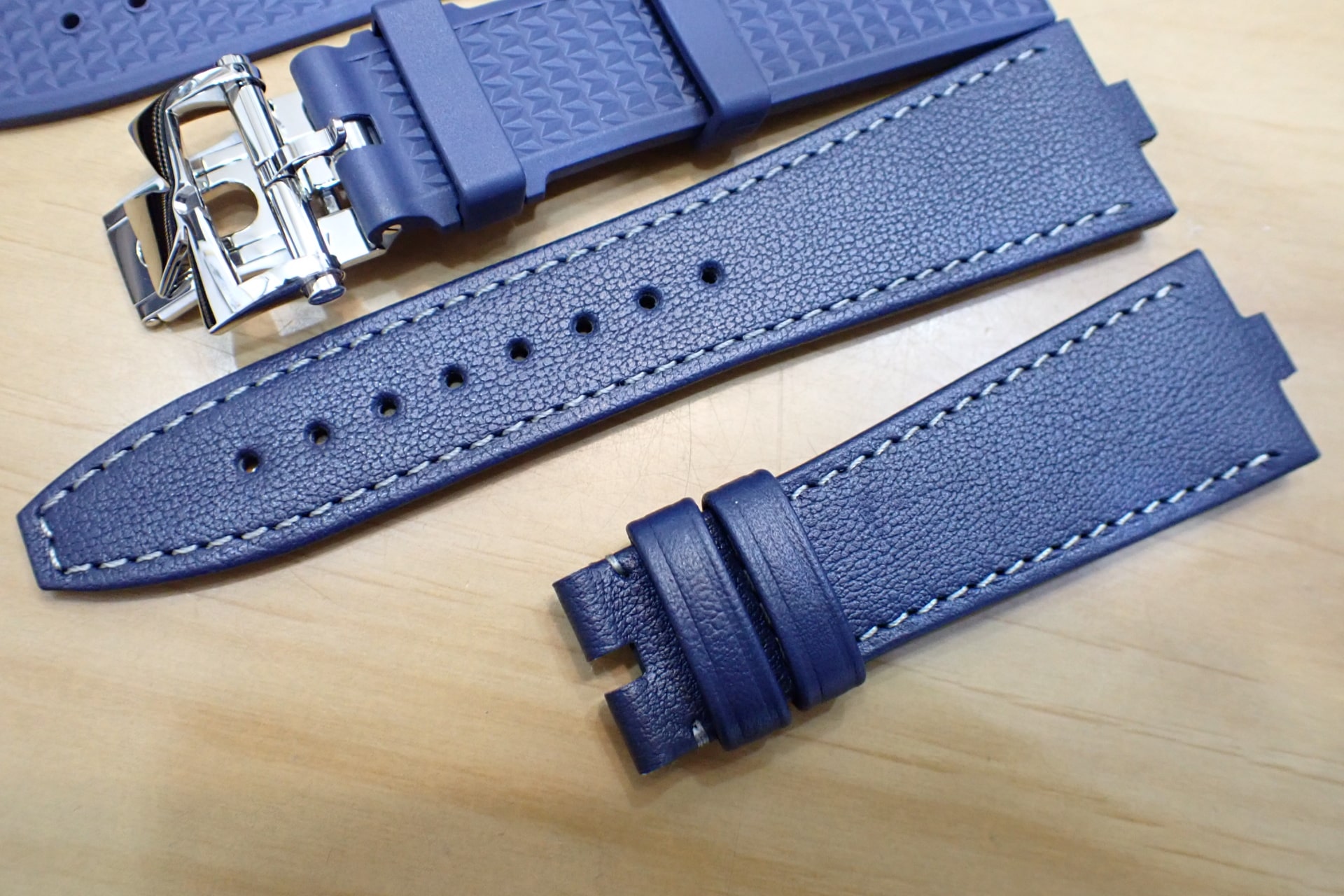 VACHERON CONSTANTIN/ヴァシュロン・コンスタンタン オーヴァーシーズ 現行モデル/ブルー文字盤 Ref.4520V/210A-B128