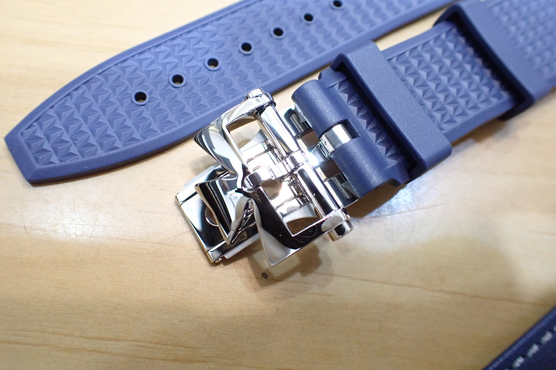 VACHERON CONSTANTIN/ヴァシュロン・コンスタンタン オーヴァーシーズ 現行モデル/ブルー文字盤 Ref.4520V/210A-B128