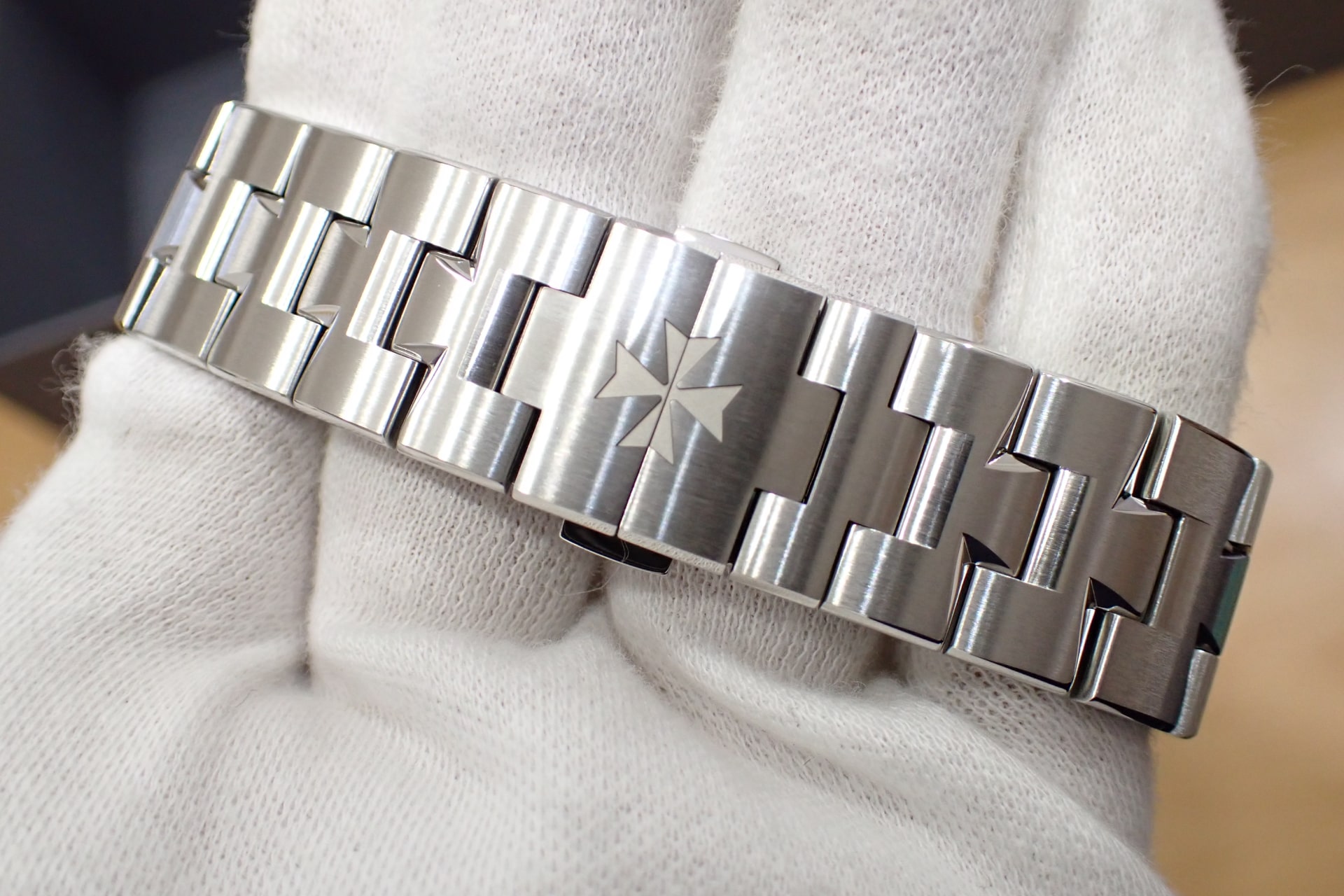 VACHERON CONSTANTIN/ヴァシュロン・コンスタンタン オーヴァーシーズ 現行モデル/ブルー文字盤 Ref.4520V/210A-B128