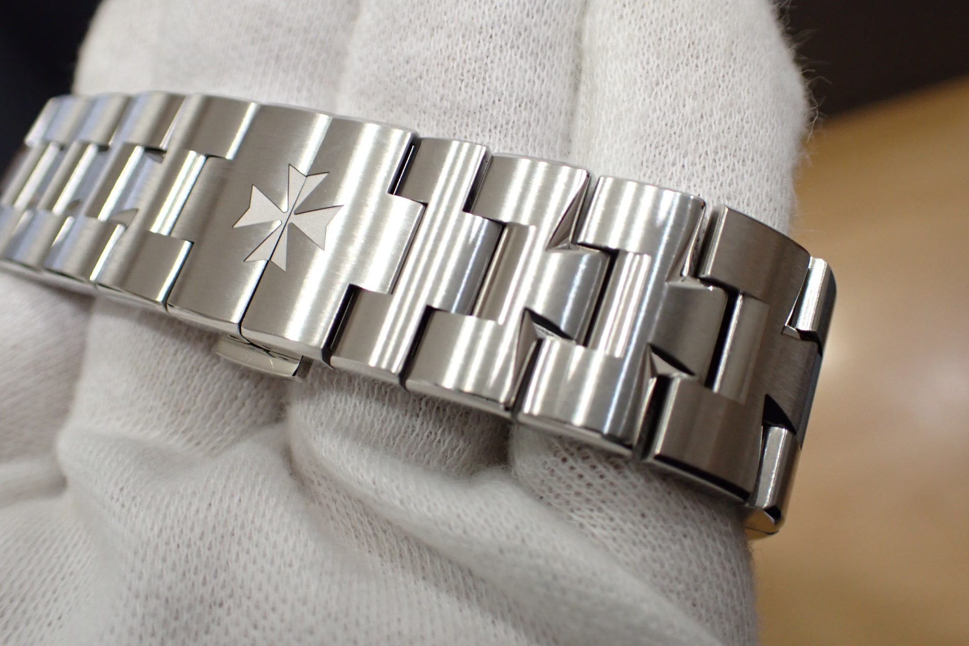 VACHERON CONSTANTIN/ヴァシュロン・コンスタンタン オーヴァーシーズ 現行モデル/ブルー文字盤 Ref.4520V/210A-B128