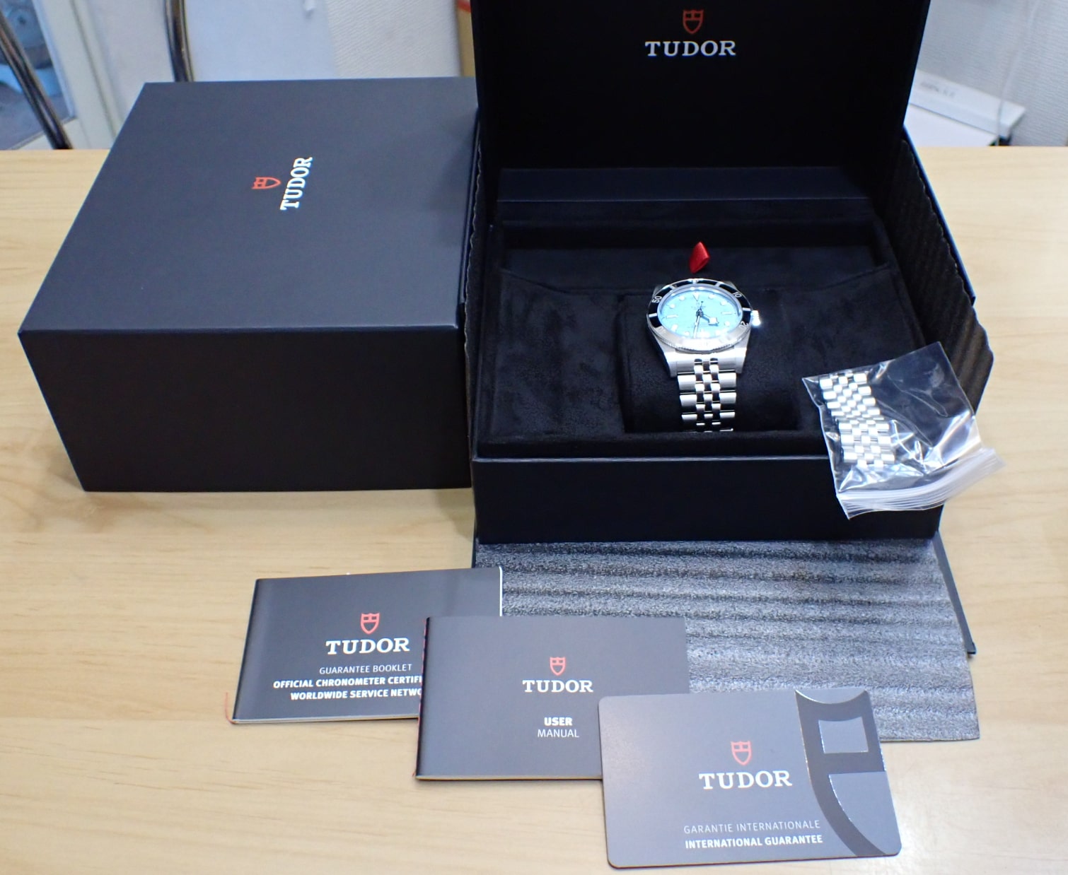 TUDOR/チューダー ブラックベイ54　37mm Ref.79000-0001 ラグーンブルー文字盤