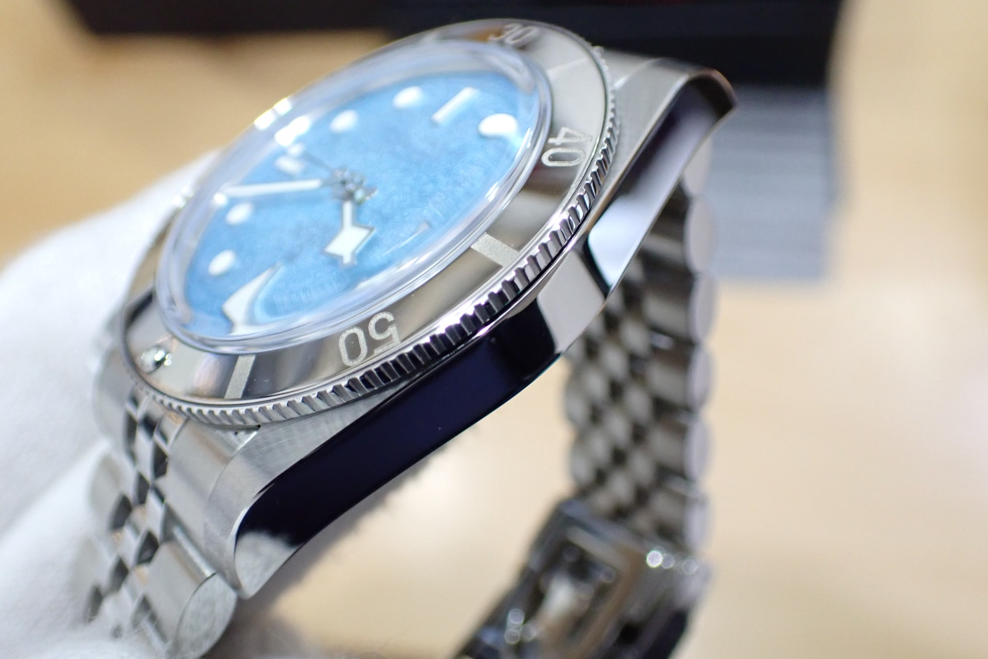 TUDOR/チューダー ブラックベイ54　37mm Ref.79000-0001 ラグーンブルー文字盤