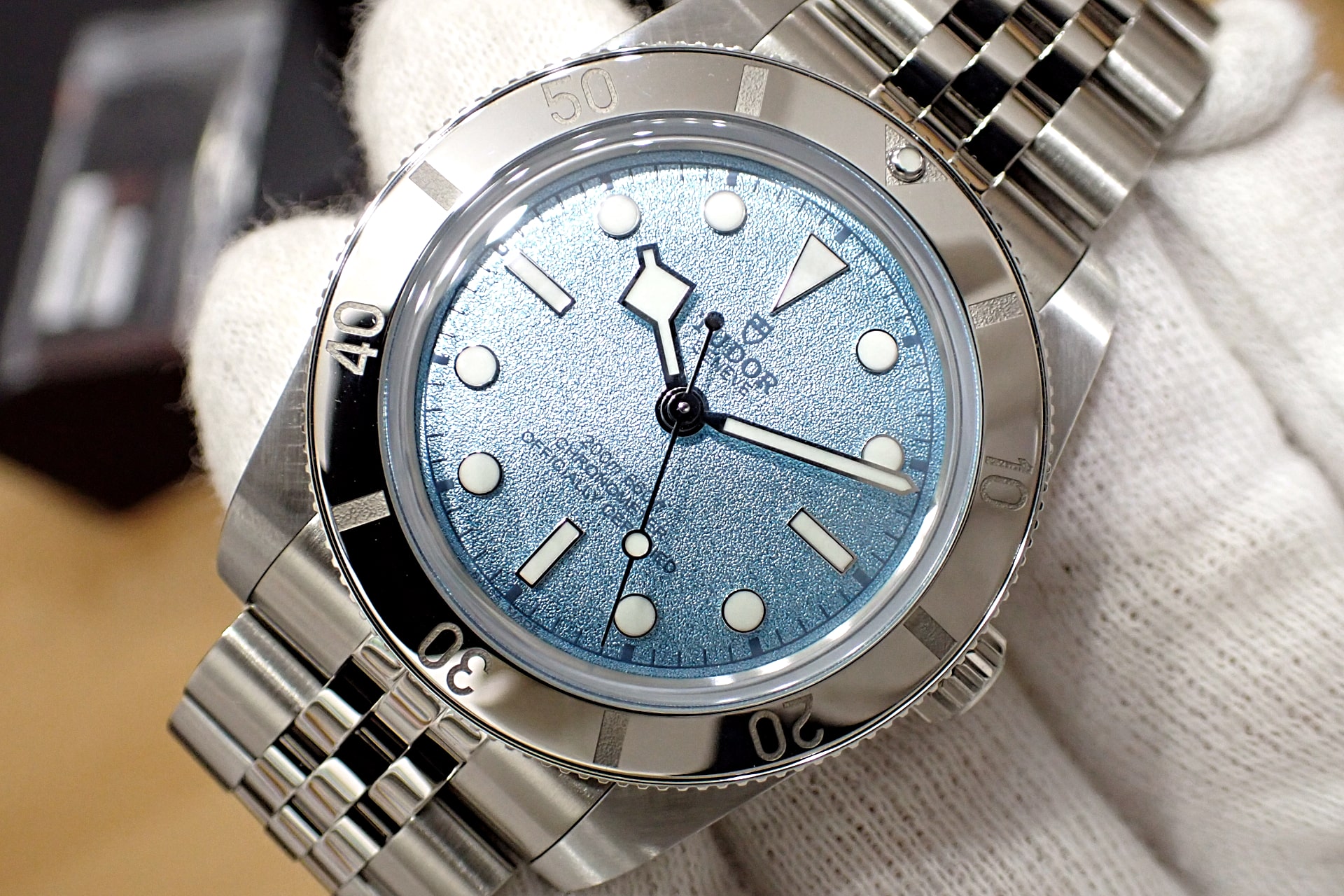 TUDOR/チューダー ブラックベイ54　37mm Ref.79000-0001 ラグーンブルー文字盤