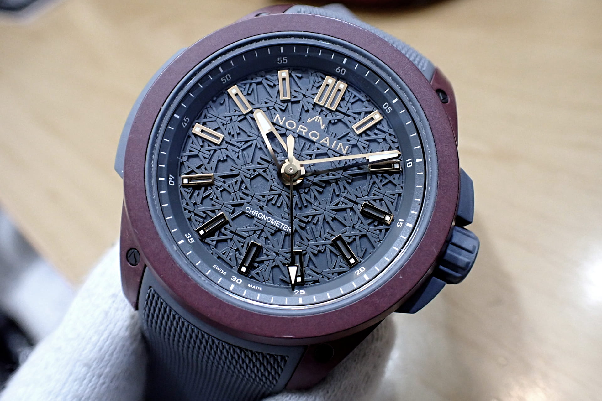 ノルケイン/NORQAIN Ref.NNQ3000QUG1LA/G001/3W1GR.20RQ ワイルド ワン 世界限定200本