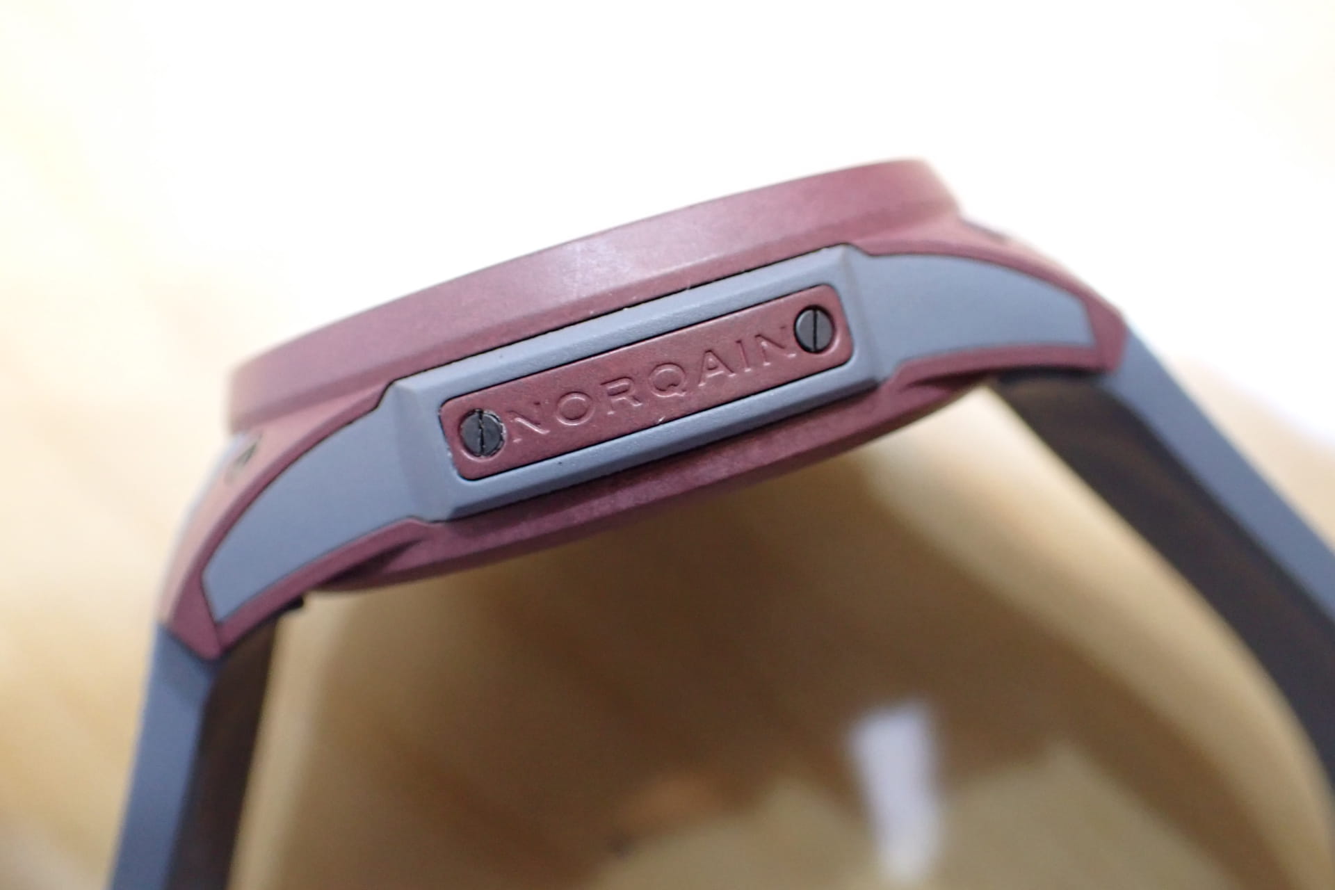 ノルケイン/NORQAIN Ref.NNQ3000QUG1LA/G001/3W1GR.20RQ ワイルド ワン 世界限定200本