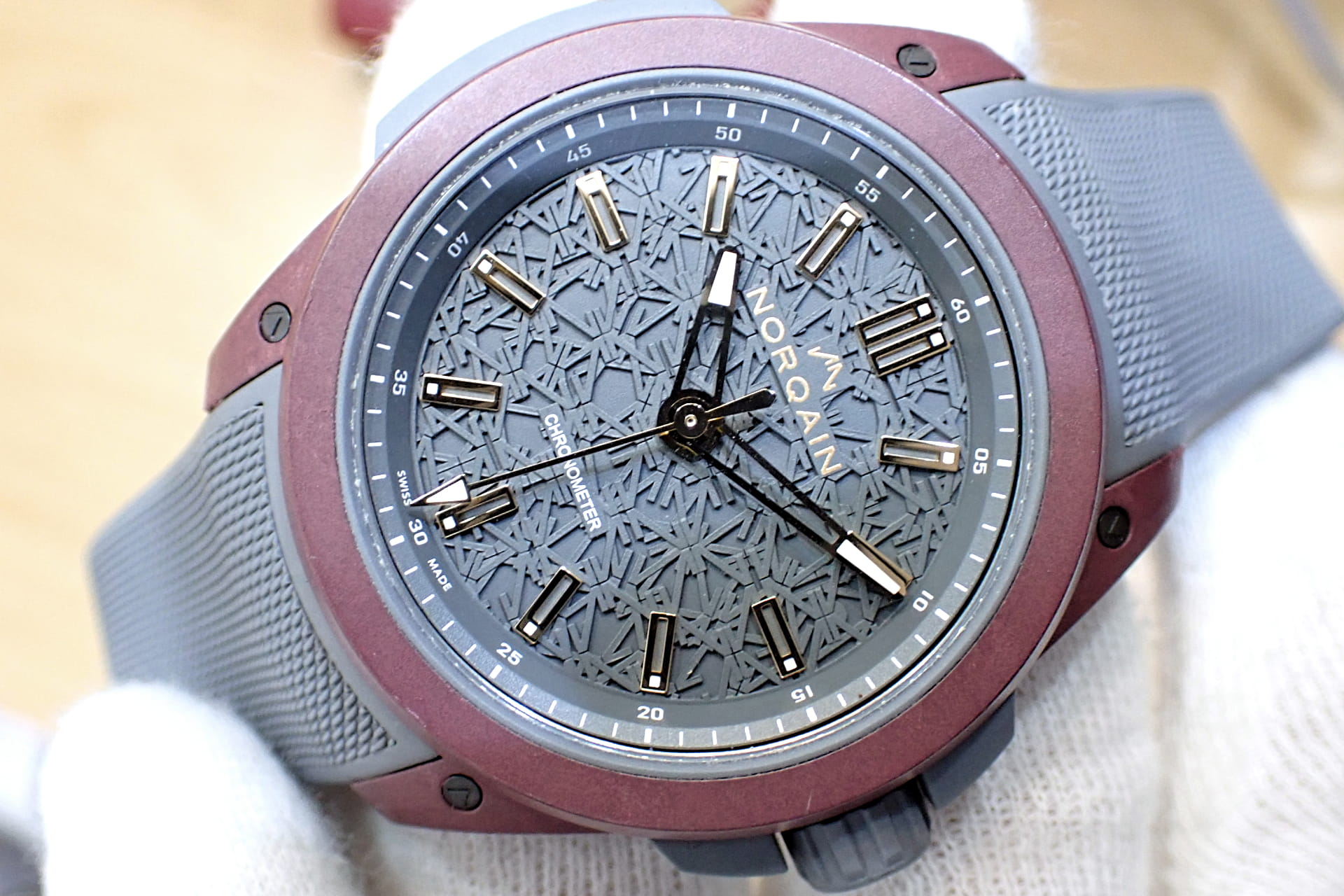 ノルケイン/NORQAIN Ref.NNQ3000QUG1LA/G001/3W1GR.20RQ ワイルド ワン 世界限定200本