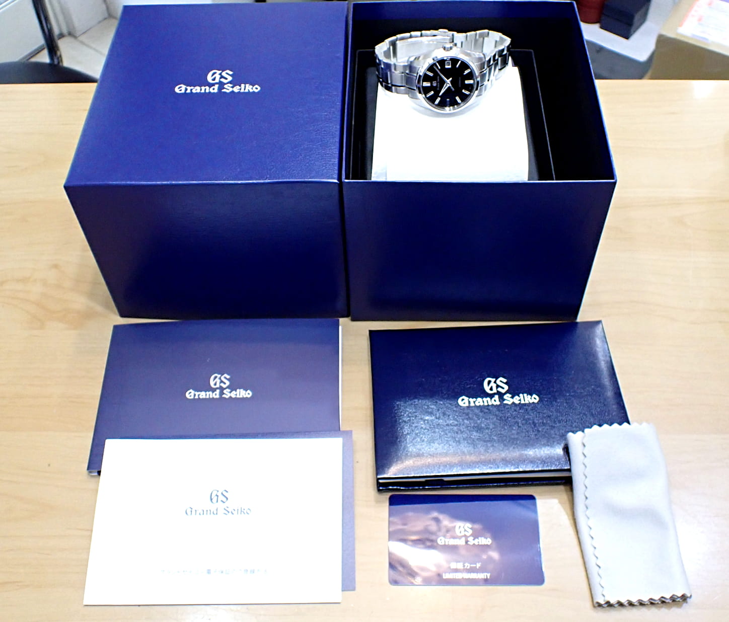 GrandSeiko/グランドセイコー ヘリテージコレクション  Ref.SBGR317　黒文字盤 保護シール付き