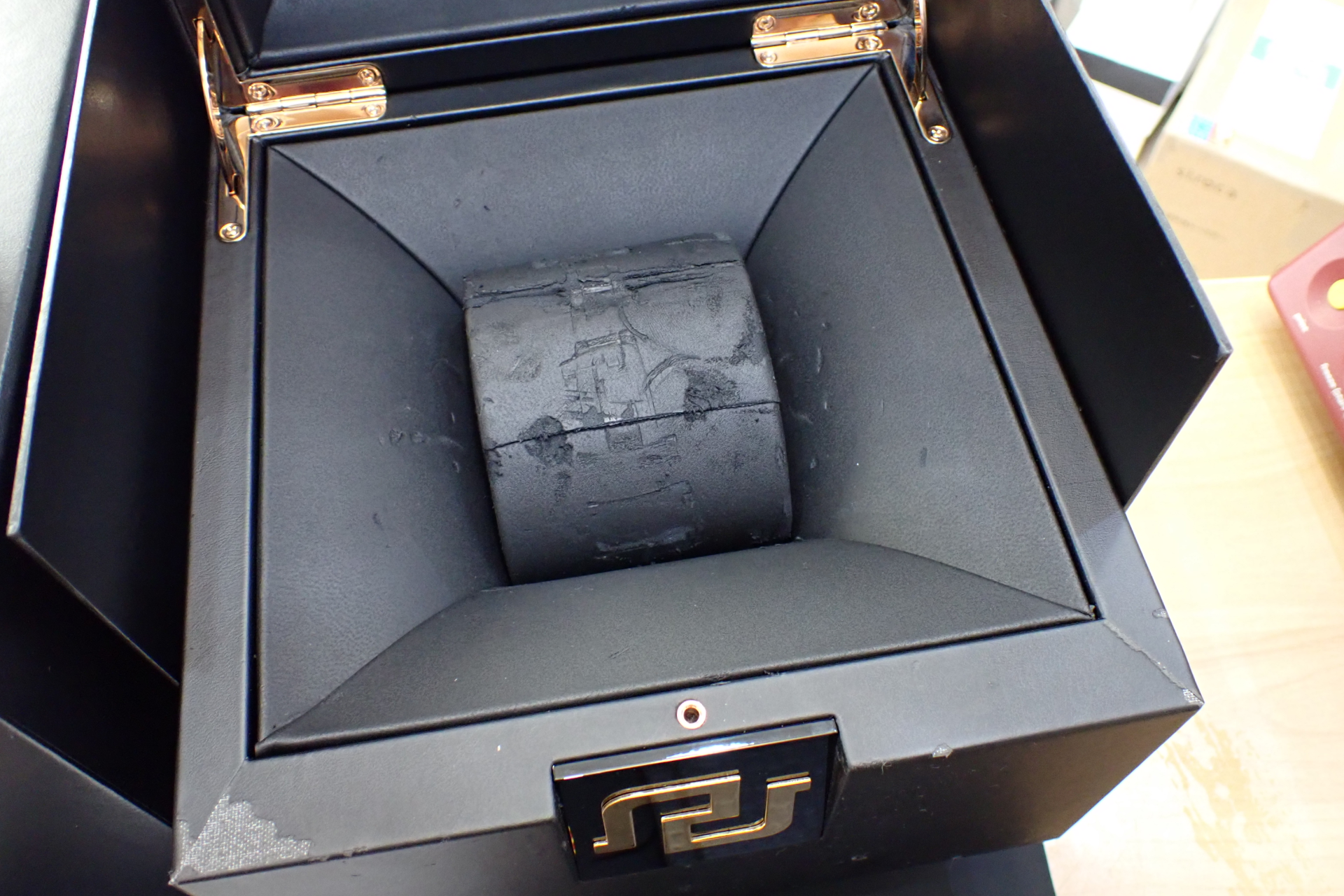 ROGER DUBUIS/ロジェデュブイ  エクスカリバー45 Ref.DBEX0632 チタン製/ダイヤベゼル 世界28本限定 カミネモデル