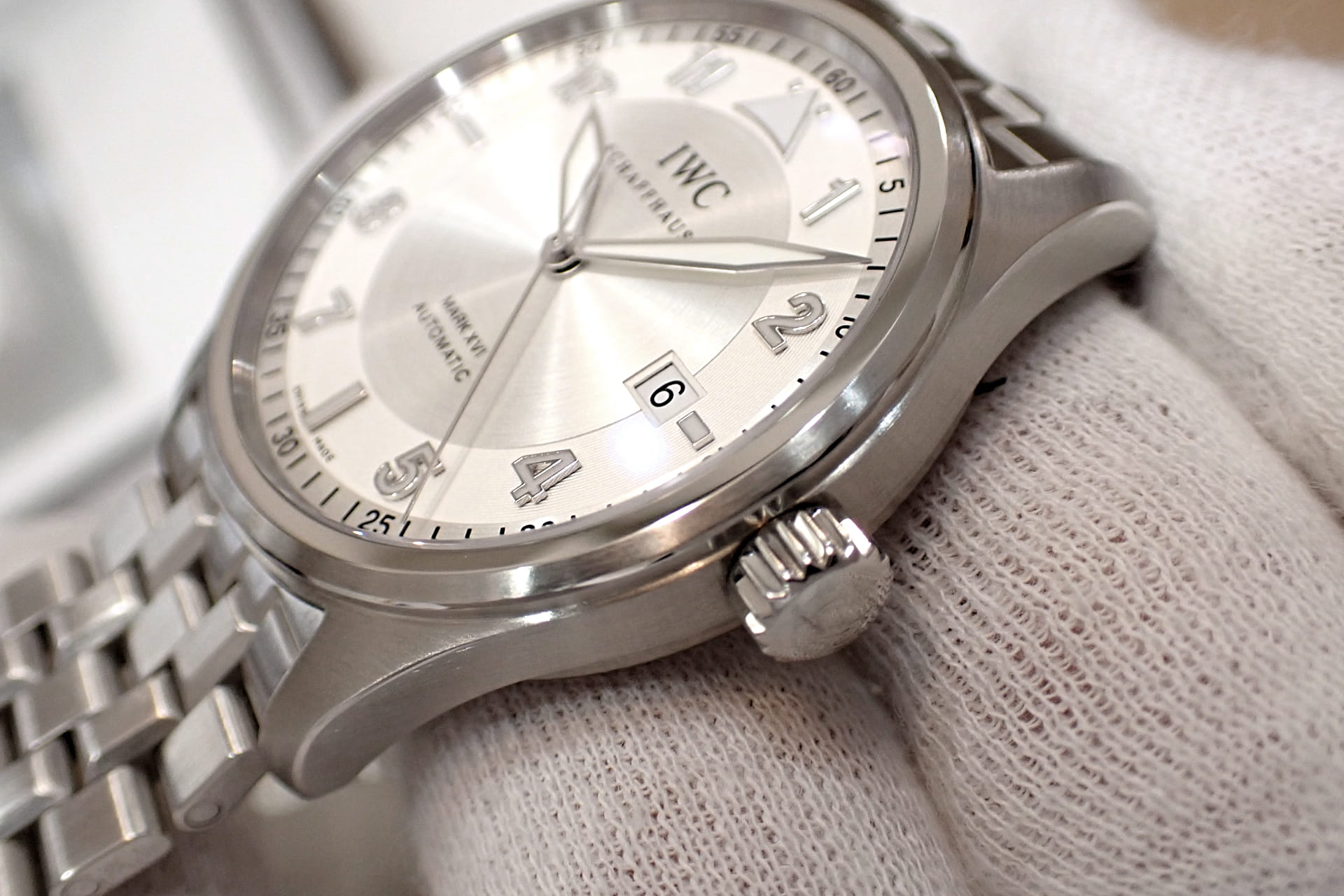 IWC パイロットウォッチ スピットファイヤー マークXVI Ref.IW325502　メーカー純正ブレスレット付きモデル