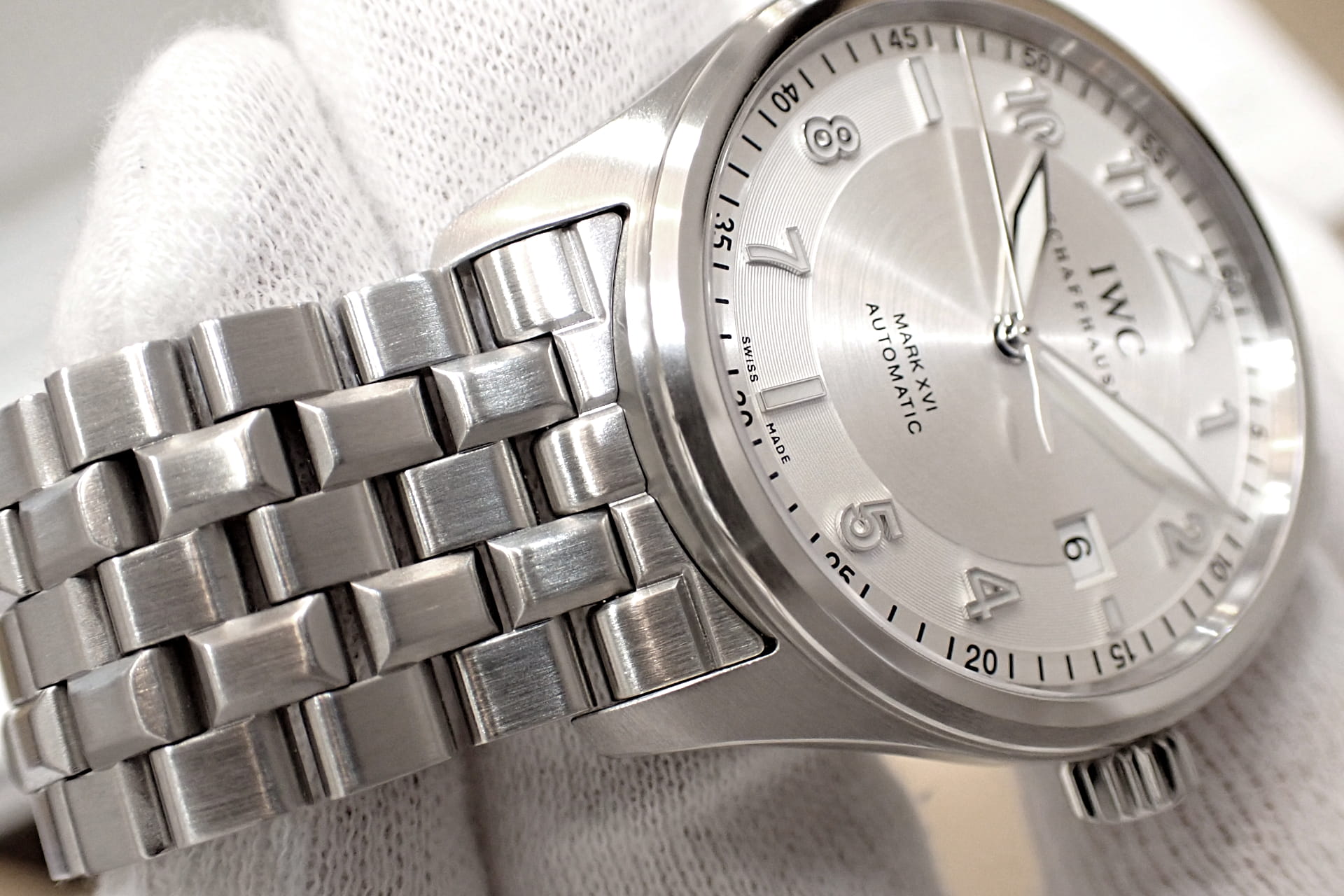 IWC パイロットウォッチ スピットファイヤー マークXVI Ref.IW325502　メーカー純正ブレスレット付きモデル