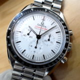 未使用【OMEGA】オメガ スピードマスター ムーンウォッチ プロフェッショナル コーアクシャル マスタークロノメーター Ref.310.30.42.50.04.001 白文字盤 (2026年4月国内正規)