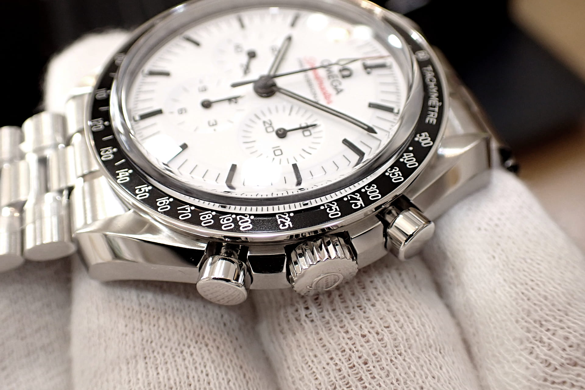 OMEGA/オメガ スピードマスター ムーンウォッチ プロフェッショナル コーアクシャル マスタークロノメーター Ref.310.30.42.50.04.001 白文字盤